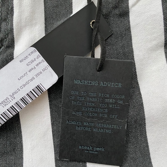 Sneak peek striped pants - Picture 9 of 10